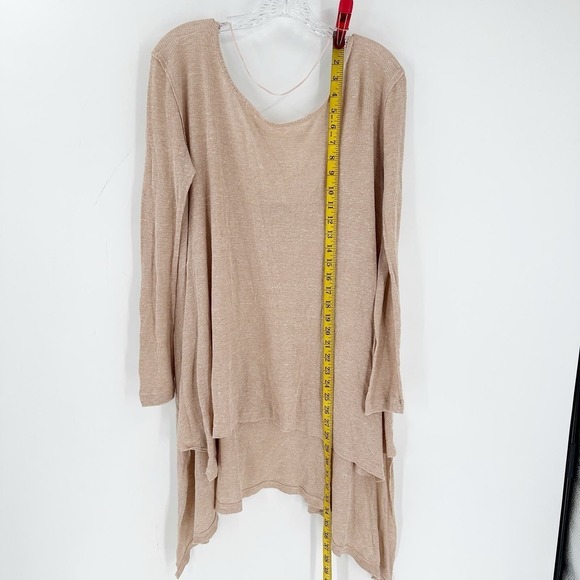 We The Free Beige Long Sleeve Scoop Neck The Incredible Tee Top Medium FLAWED - Picture 9 of 14